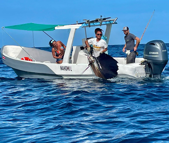 Nahomi boat tamarindo