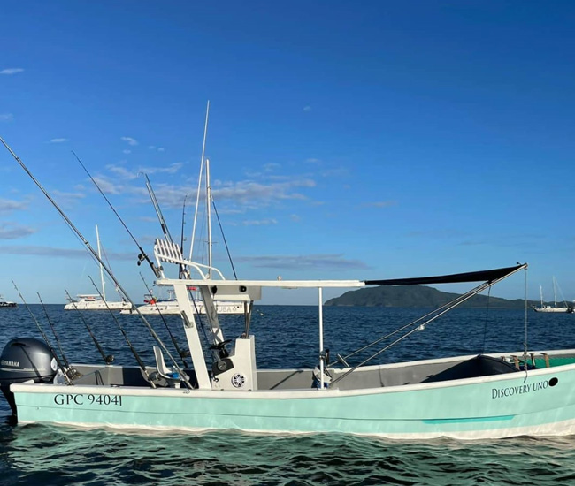 Discovery Uno boat Tamarindo