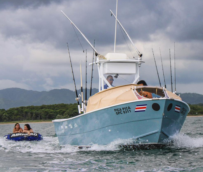 Pica pica boat tamarindo