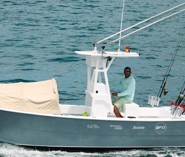 Pica pica boat tamarindo