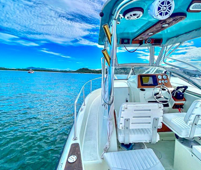 Blue runner boat tamarindo