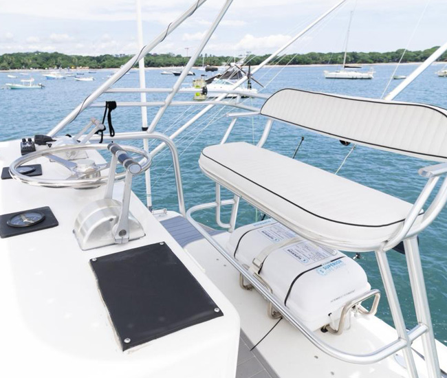 Chasin Fins yatch tamarindo