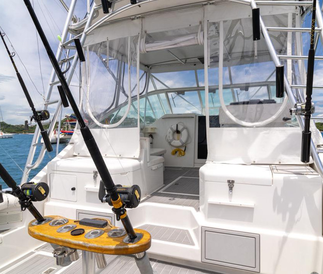 Chasin Fins yatch tamarindo