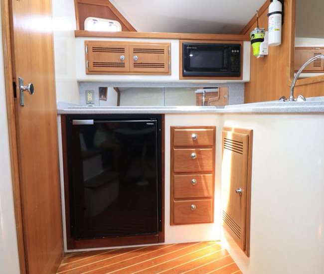 Chasin Fins yatch tamarindo