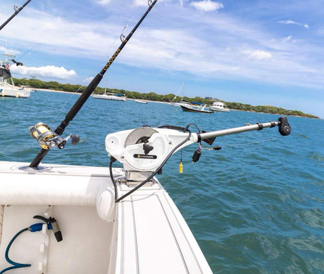 Chasin Fins yatch tamarindo