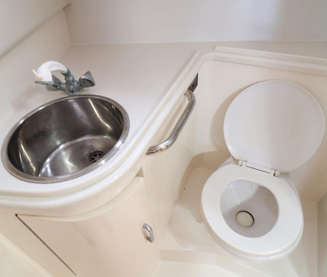 Chasin Fins yatch tamarindo