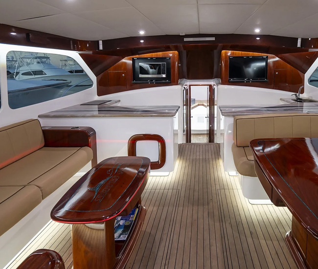 Satis fly yacht Maverick